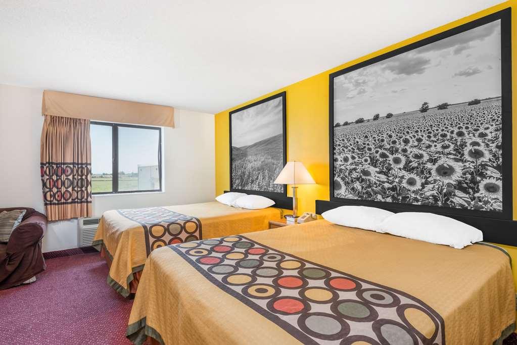 Hotel Super 8 By Wyndham Pratt Pokój zdjęcie